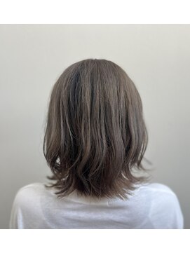 パリスラヴィサント ボブウルフ×シルバーベージュ