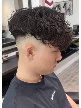 スワッグバーバースタジオ(SWAG BARBER STUDIO) スペインカール