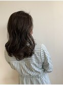 ダークカラーで上品なセミロングスタイル☆