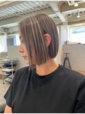 切りっぱなしボブ　白髪ぼかしハイライト　グレージュ