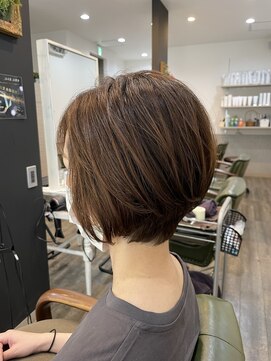 ルッカランス 経堂店(Lucca Lance) 大人女性におすすめ！首元が綺麗に見えるショートボブ