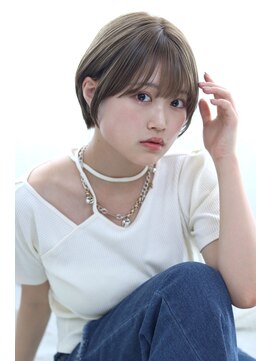 シロフイケブクロ(shirof ikebukuro) 20代30代40代♪耳かけもかわいい☆丸みショート