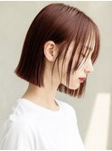 切りっぱなし外ハネボブ艶暗髪シースルーバング