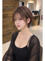 ロハスバイケンジ(LOHAS by KENJE)&nbsp;白髪ぼかしハイライト×大人くびれショート