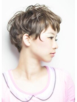 スリーバイキープ 尾山台(THREE by KEEP) 【THREEbyKEEP尾山台、木田】個性的な似合わせ２ブロックカット