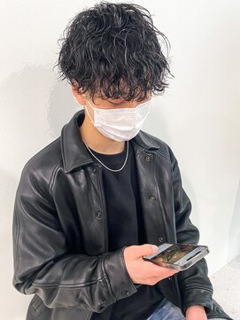 ヒビヲ(HIBIO) 前下がりマッシュ波巻きスパイラルパーマメンズツーブロック横浜