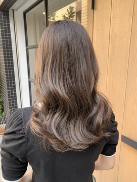 エイト 上野店(EIGHT ueno) 春の柔らかベージュ