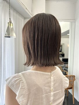 シベルバレー 横浜(sibell) ＊20代30代切りっぱなしボブタッセルボブ顔周りレイヤーオリーブ