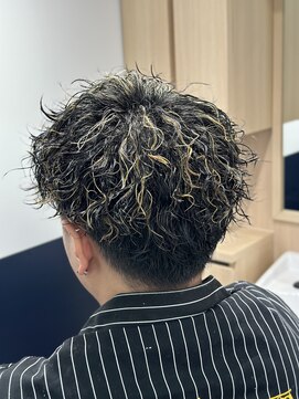 リバティシェアバーバー 銀座(LIBERTY SHARE BARBER) 【爆モテ】メッシュ×アップバング×ツイストスパイラル