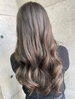 ニーゼロゼロナナ(2007)&nbsp;グレージュカラー