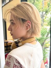 ノラ ウメダ(NORA UMEDA) ボブレイヤーブロンドハイトーンケアブリーチダブルカラー