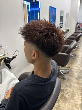 アンサー 千葉中央(UNSER prod by THE DAY) 【MEN’S HAIR/サーフカール/刈り上げセンターパート/千葉】