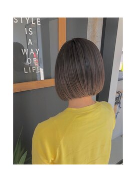 ヘアーワークスヴィクサス(HAIR WORKS VIXUS) 切りっぱなしボブ