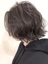 エレン バイ アルティナ(Ellen by artina)&nbsp;外ハネラフウェーブ×グレージュカラー【Ellen新宿】