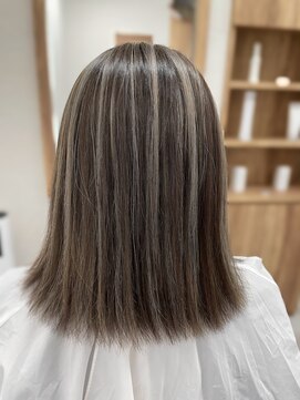 トゥエンティ(twenty) コントラストハイライト