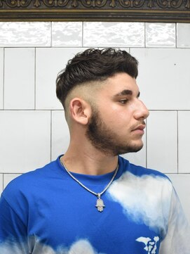 メリケンバーバーショップ コウベ(MERICAN BARBERSHOP KOBE) スキンフェード無造作ジェットアップバング