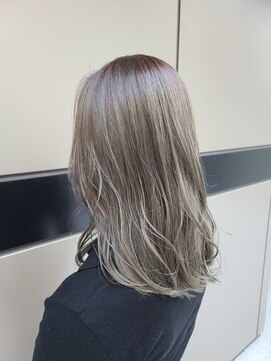 エイト 博多店(EIGHT hakata) オリーブベージュ