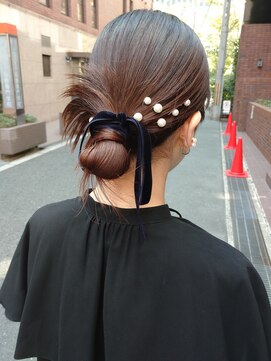ウィーク 梅田(UiiC) お洒落お団子ヘア◆ミディアムアレンジ【uiicumeda sachi】