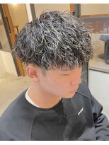 フリーク バーバーショップ 都島店(FREAK BARBER SHOP) 王道ツイストスパイラルパーマツーブロックマッシュ