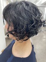 ユノ(juno) 【中目黒】黒髪ショートボブのくるくるパーマ♪大人ショート