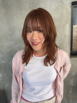 ヘルベチカ・ヘア(Helvetica hair) レイヤー/ミディアムレイヤー/ベージュカラー/ピンクベージュ