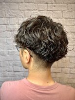 銀座マツナガ 新宿野村ビル店&nbsp;後ろ姿から決まる。カーリーパーマ