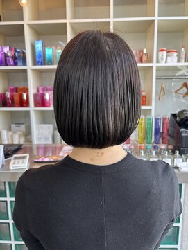 リノ 金山(Rino) デザインカラー/レイヤーカット/ウェットヘア/オリーブベージュ