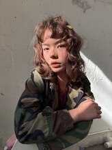 ユヌ(UNU) ショートバングでヘアにポイント☆