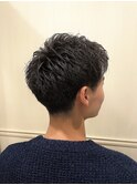 アイロンパーマで作るナチュラルツーブロックショート