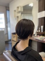 アート(art)&nbsp;大人ショ－トアッシュブラウンで秋冬ヘア