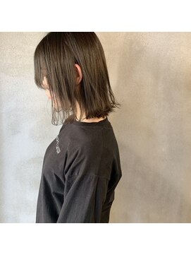 ミント(mint) カーキグレーで透明感！髪の赤みも抑えます！