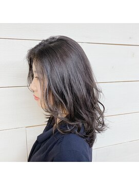 ピース トウキョウ(PEACE TOKYO) お色気ムンムン毛先ワンカールスタイル