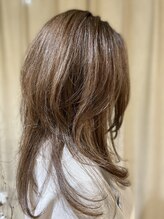 シュロ(Shuro 棕櫚) セミロングでウルフぽく