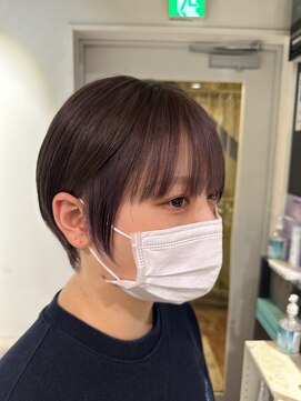 ルイス(L'wis) イヤリングカラー×丸みボブショート