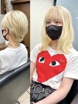 ディア(.eer)&nbsp;ブロンドヘア×ミディアム◎ショートから馴染むシールエクステ