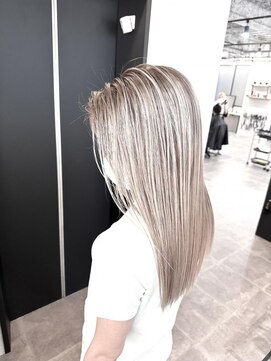 エル オオサカ 心斎橋店(L. OSAKA) ホワイトカラーシャドールーツー_ショコラアッシュヘルシーS69