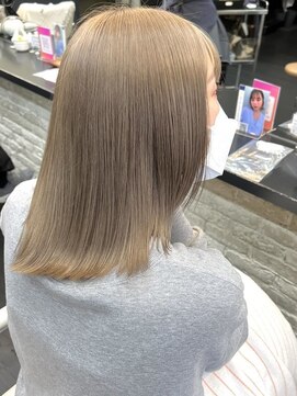 ヒート バイ アンカットラウンジ 渋谷(HEAT by UNCUT&LOUNGE) ミルクティーベージュ/ダブルカラー/ケアブリーチ［渋谷］