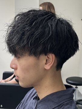 フイ 恵比寿(Hui) 波巻きパーマ/刈り上げマッシュ/緩めパーマ/ツヤ感ヘア