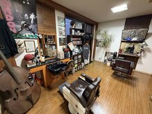 スターベリーズフォーメンズ(star BELEIZ for Men's)の雰囲気（レトロな雰囲気のある店内）