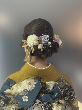 ピンナップ (PINUP) 成人式シニヨンスタイル