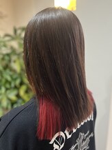 ミーナ(Mina)&nbsp;大人ブラウン×レッドのインナーカラー