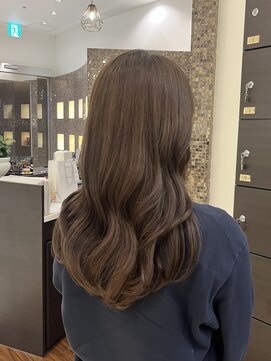 ヴィサージュ ギンザ VISAGE GINZA ツヤ感たっぷり！ナチュラルブラウン×韓国風くびれウェーブ