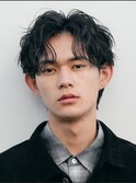 渋谷ルーズパーマセンターパートヘアツイストスパイラルパーマ