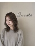 ミディアムレイヤーカット×暗髪カラー