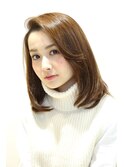潤うつやつやののセミロングストレート