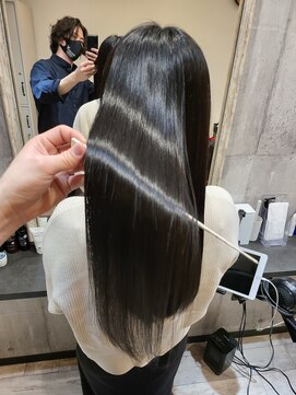 ニコ(Nico) 大人女性の艶髪ストレート