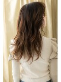 センターパートニュアンスカラー波巻きロングZ川口20代30代40代
