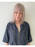 ホワイト系カラー&ウルフカット
