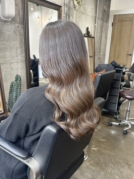 ヴィップルーム(viproom) 黒髪/グレーベージュ/レイヤーロング/前髪パーマ