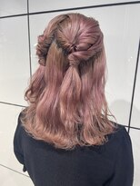 ヘアーアンドメイク ビス(HAIR&MAKE bis)&nbsp;ハーフツインアレンジ【西尾瑠華】